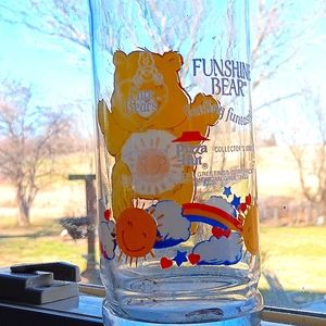 1980s LIMITED EDITION PIZZA HUT CARE BEARS- FUNSHINE BEAR GLASS